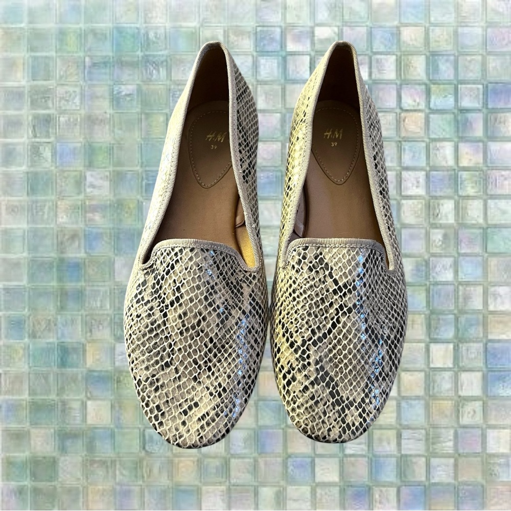 H&M Women's Snakeskin Loafers - Cream